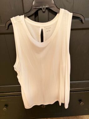 Halogen White Sleeveless Keyhole Tank